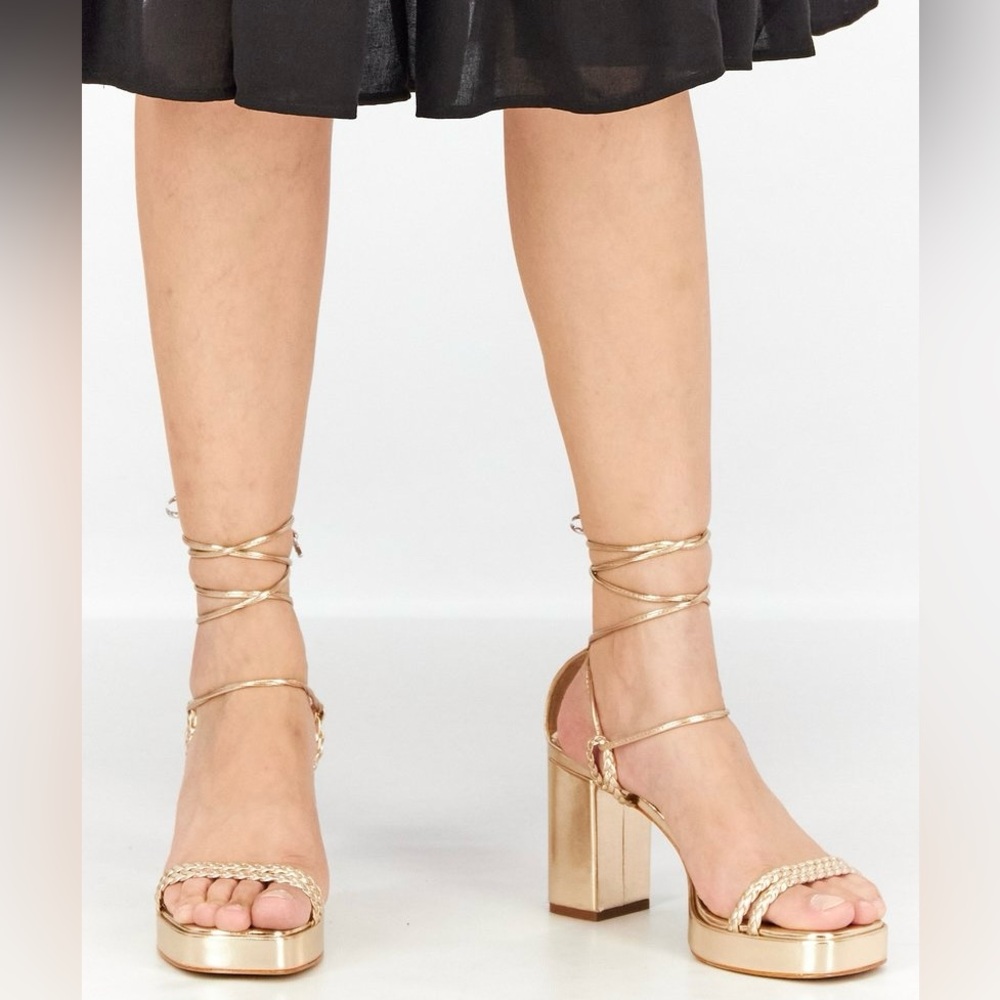 Schutz Lunah Platform Gold Sandal Size 7.5 NWT